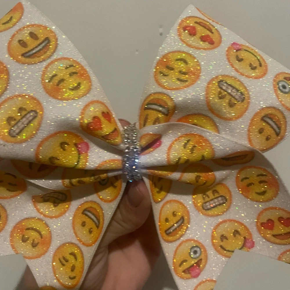 Emoji Cheerleading Bow‎
